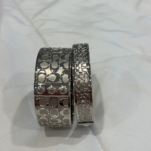 Set of silver Coach signature bangle bracelets - Picture 8 of 8